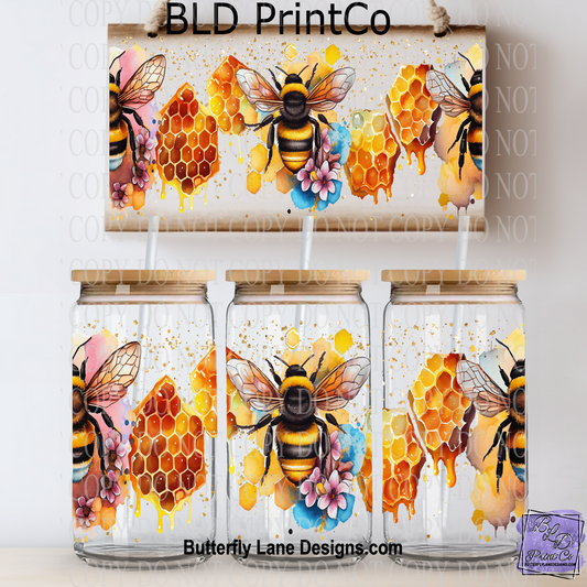 L424 Cute honey bee
